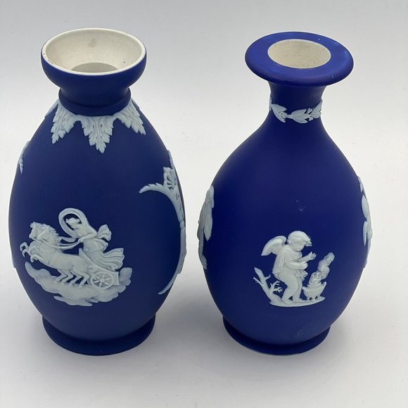 Pair of English Wedgwood Japserware dark Blue Jasper bottle shape Vases - Picture 2 of 5